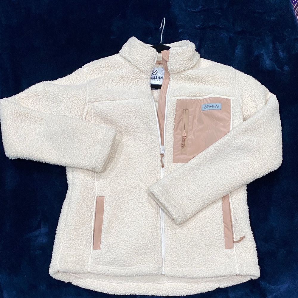 Magellan Outdoors Off-White and Beige Fleece Jacket